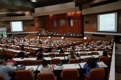 Segunda jornada de trabajo de los parlamentarios cubanos