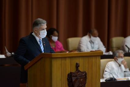 El viceprimer ministro y titular de Economía y Planificación, Alejandro Gil Fernández