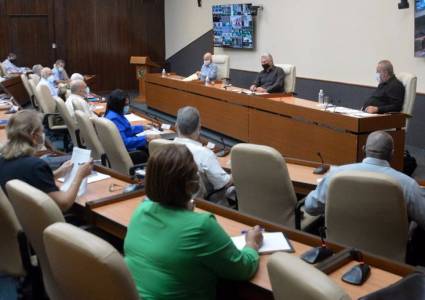 videoconferencia con todos los gobernadores del país .jpg