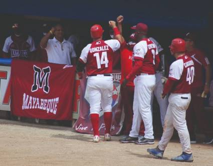 Los Huracanes soplan con fuerza camino a la postemporada