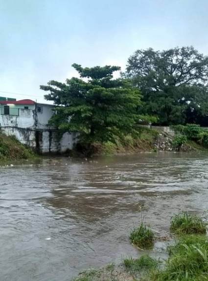 El río Hatibonico continua escurriendo las precipitaciones que aun se mantienen en Camagüey, sobre todo en la zona norte