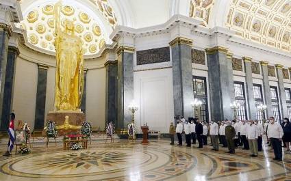 La dirección de la Revolución cubana ofreció este viernes la última guardia de honor al querido Eusebio Leal Spengler