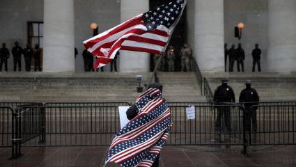 Protesta contra la elección del presidente Joe Biden, frente al Capitolio de Columbus, Ohio, EE.UU