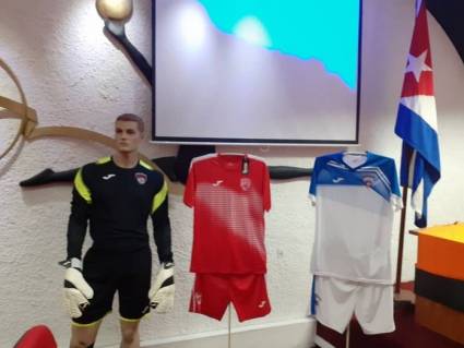Uniformes del equipo Cuba de fútbol