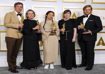 Nomadland ganó Óscar a mejor película
