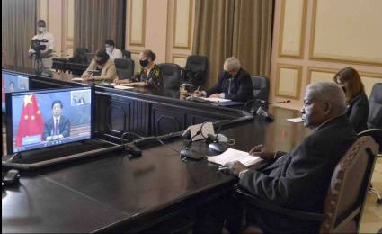 Reunión entre presidentes de Parlamentos cubano y chino