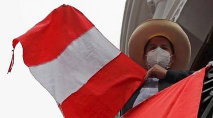 Simpatizantes de Pedro Castillo arrinban a Lima