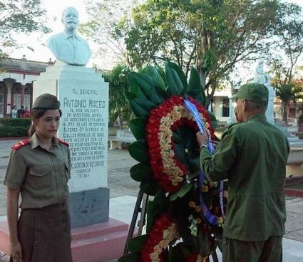 El busto de Maceo en el parque tunero