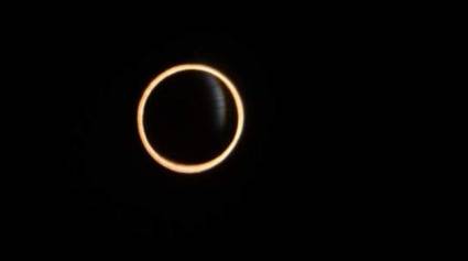 Fotografía del eclipse anular de sol  visto desde la ciudad de Aysén (Chile)