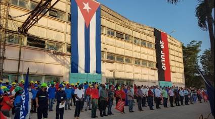 Díaz Canel en Empresa de Mantenimiento de Centrales Eléctricas en La Habana