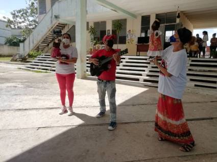 Teatro Parabajitos ha sido uno de los proyectos espirituanos presentes en los vacunatorios