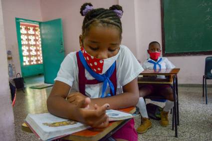 La actividad de aprendizaje requiere en primer lugar de la disposición emocional de los niños y de sus familias.