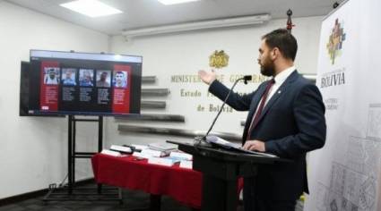 Ministro Eduardo del Castillo presenta las pruebas del intento d e magnicidio