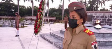 Guardia de Honor de los estudiantes de la Escuela Militar Camilo Cienfuegos