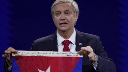 Kast ha denigrado en campaña la bandera cubana