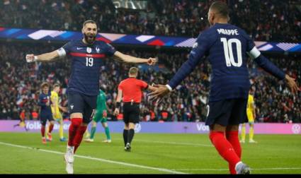 Benzema y Mbappé uno de los ocho goles que marcaron les bleus ante Kazajstán para conseguir su pasaje mundialista.