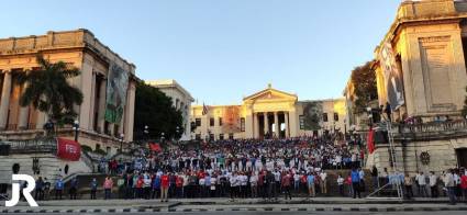 Presidente de Cuba lidera homenaje a los ocho estudiantes de Medicina desde la Escalinata de la Universidad de La Habana