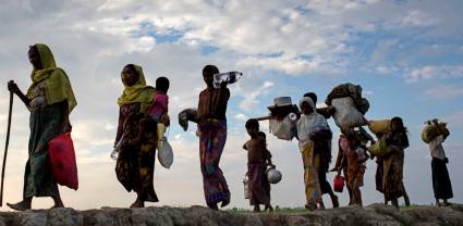 En 2017 cientos de miles de personas rohinyás fueron expulsados hacia la frontera con Bangladés.