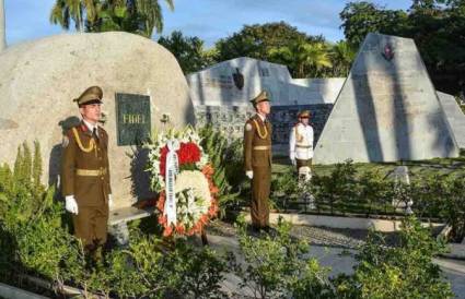 Tributo a Fidel Castro en el cementerio patrimonial Santa Ifigenia