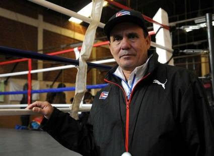 Jefe técnico del boxeo cubano Rolando Acebal