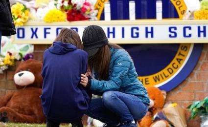 En el tiroteo fallecieron cuatro alumnos, dos chicos de 16 y 17 años y dos chicas de 14 y 17 años