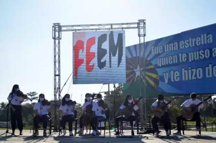 Acto por el aniversario 51 de la FEEM en Villa Clara