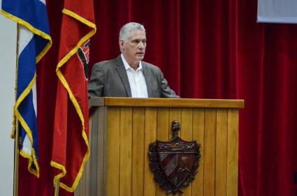 Díaz-Canel en la jornada final del III Pleno del PCC