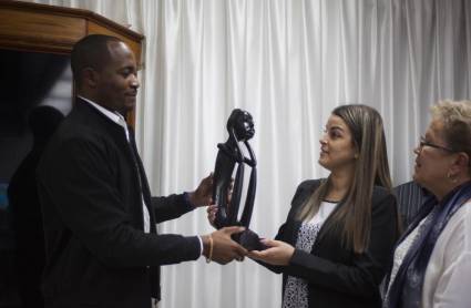 Encuentro de la delegación de la Juventud del Movimiento Popular para la Liberación de Angola con miembros del Buró Nacional de la Unión de Jóvenes Comunistas