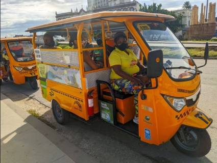 Convocatoria para mujeres conductoras