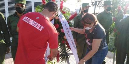 Homenaje a los héroes y mártires de Playa Girón