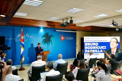 Conferencia del canciller Bruno Rodríguez