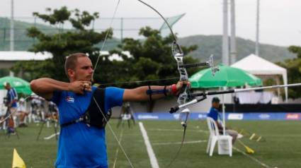 Adrián Puentes, tiro con arco