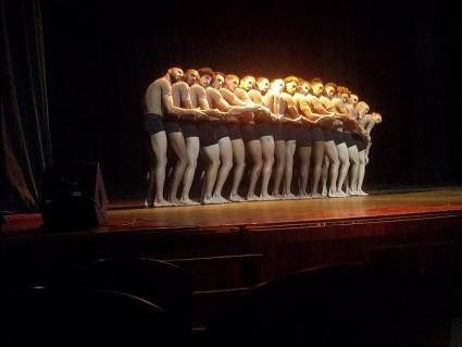Obra Comala, del coreógrafo franco-colombiano Alexi Marimón