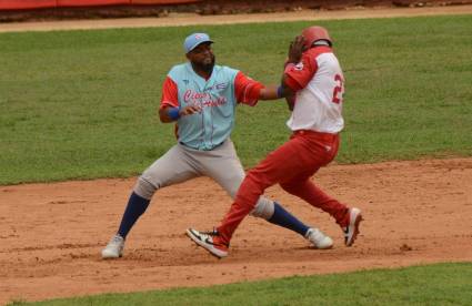 Los Tigres buscarán en su feudo conseguir ventaja en la serie ante los Huracanes.