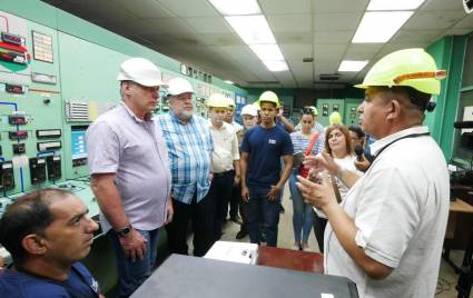 Visita de Miguel Díaz-Canel a la Central Termoeléctrica Otto Parellada