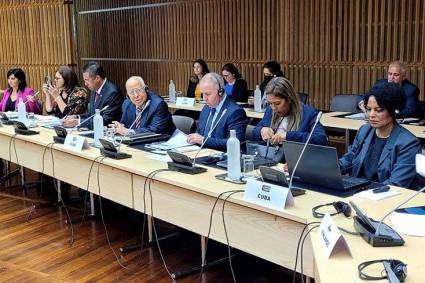 Vice primer ministro Ricardo Cabrisas en reunión con el Club de París