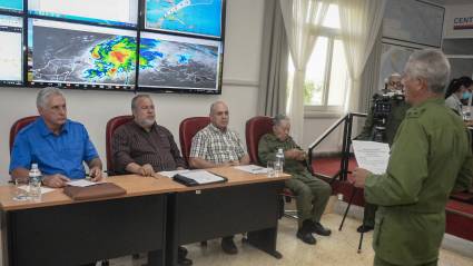 Llama Presidente cubano a extremar medidas de protección ante las intensas lluvias