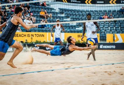 Noslen Díaz y Jorge Luis Alayo, dupla cubana de voleibol de playa