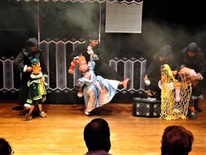 El extraño caso de los espectadores que asesinaron a los títeres