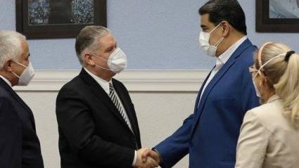 Presidente de Venezuela recibe a Alejandro Gil