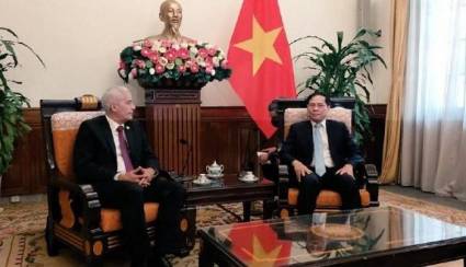 Visita de Gerardo Peñalver Portal a Vietnam