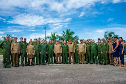 Condecoración a combatientes del incendio en la Base de Supertanqueros de Matanzas