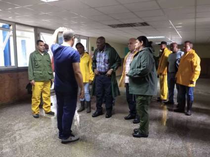 En el hospital Comandante Pinares, de San Cristóbal, se chequeó la situación de los pacientes y el estado de la institución médica tras el paso del ciclón.