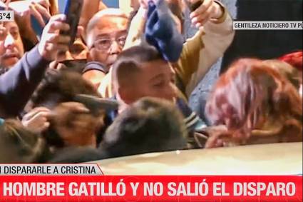 Atentado contra Vicepresidenta de Argentina, Cristina Fernández.