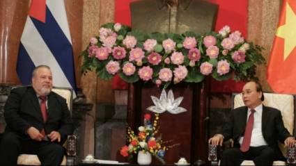 Visita del primer ministro cubano a Vietnam