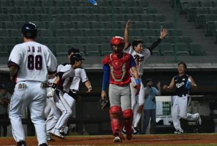 Corea dejó al campo a Cuba.jpg