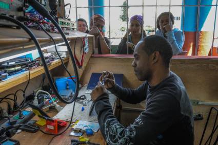 Continúa siendo una prioridad comprobar la legitimidad de las operaciones realizadas en el sector no estatal de la economía.