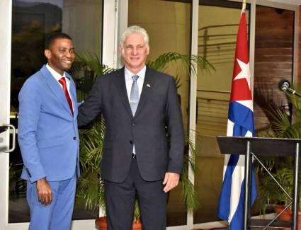 Como primera actividad de la visita oficial a Granada, el Presidente de la República, Miguel Díaz-Canel Bermúdez,  sostuvo conversaciones oficiales con el primer ministro Dickon Mitchell