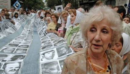 Abuelas de Plaza de Mayo