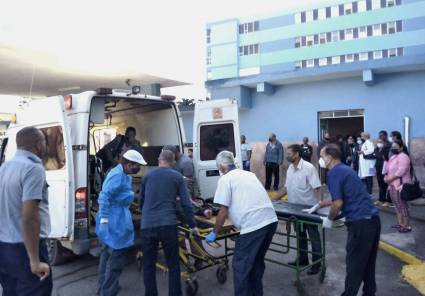 Los lesionados son recibidos en la Unidad de Cuidados Intensivos de Emergencias del hospital Doctor Mario Muñoz de Colón.